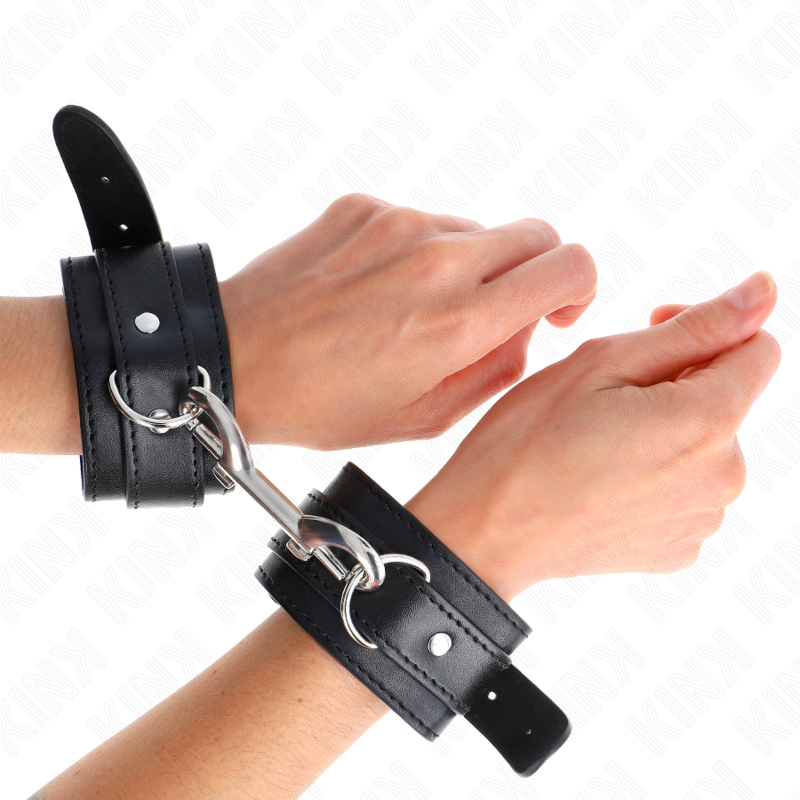 KINK - HANDGELENKFESSELN-EINZELREIHEN NIETEN SCHWARZ VERSTELLBAR 17-28 CM X 5 CM