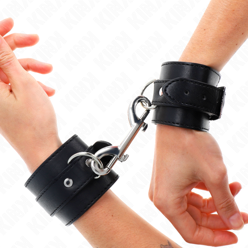 KINK - HANDGELENKFESSELN – EINE NIETENREIHE UND GROSSE SCHNALLE SCHWARZ VERSTELLBAR 17-28 CM X 5 CM