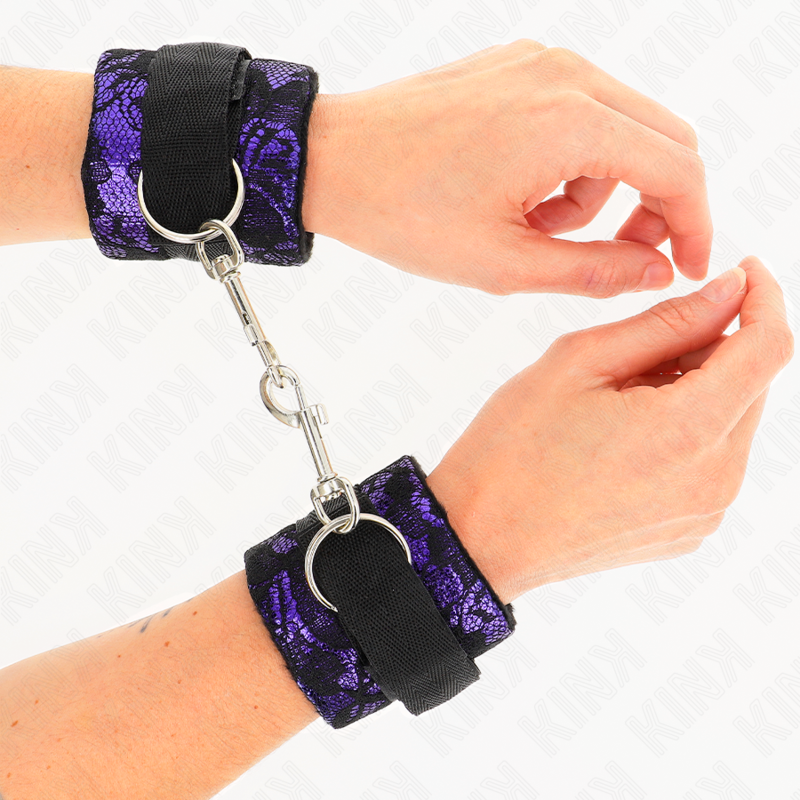 KINK – KURZE SAMT-SPITZEN-HANDGELENK-FESSELN UND NYLON-BINDER LILA / SCHWARZ 23 x 6,5 CM