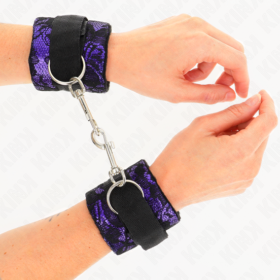 KINK – KURZE SAMT-SPITZEN-HANDGELENK-FESSELN UND NYLON-BINDER LILA / SCHWARZ 23 x 6,5 CM