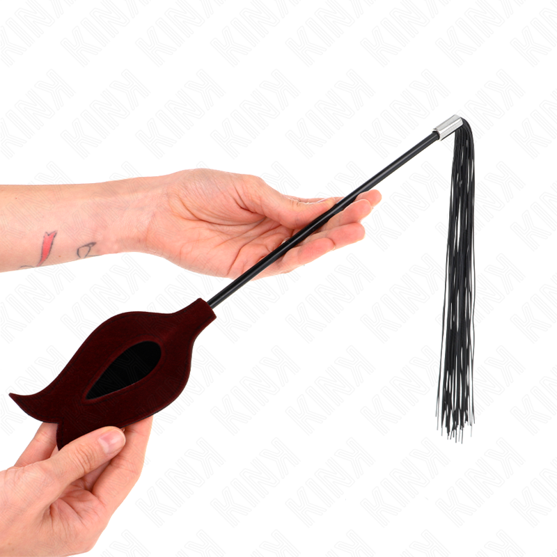 KINK - ROSENFÖRMIGE SILIKON-QUASTENPEITSCHE 45 CM