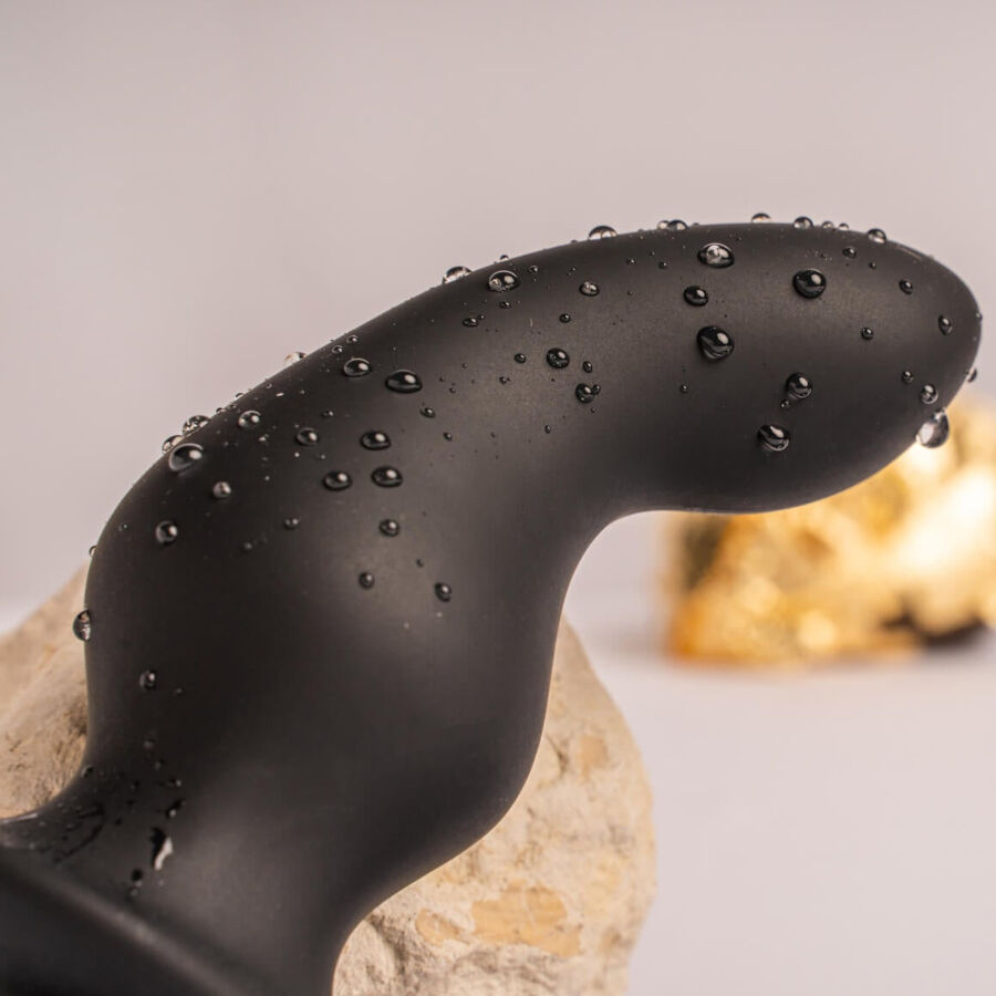 ROCKS-OFF - RO-ZEN RRO ANALPLUG MIT VIBRIERENDEM PENISRING SCHWARZ