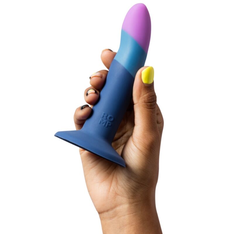 Piccolo Suction-Cup Dildo — 14cm