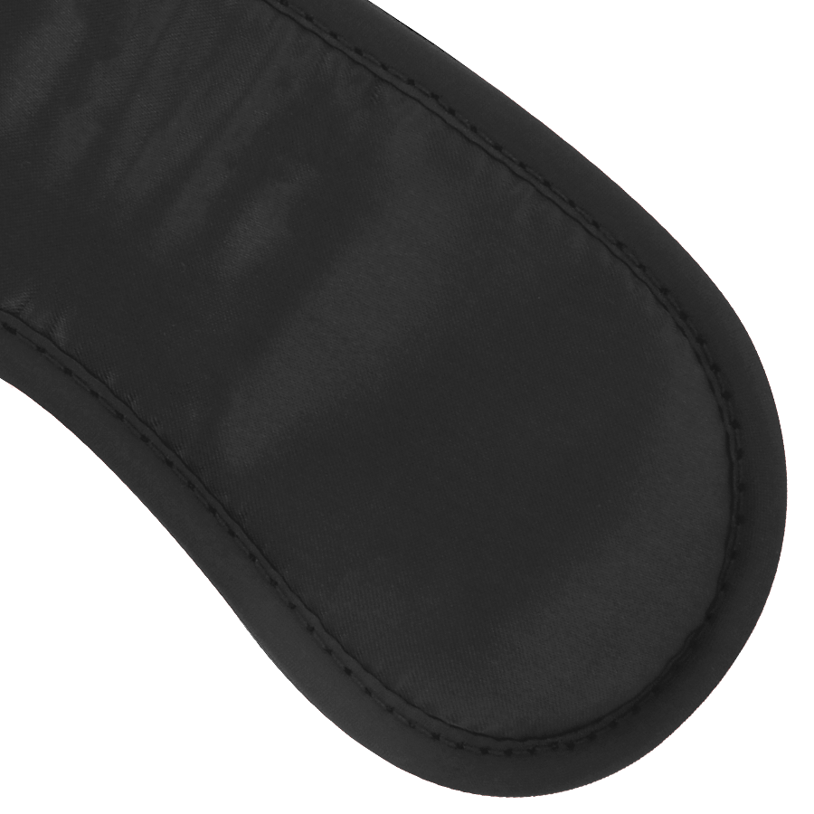 Dunkelheit – undurchdringliche schwarze Maske