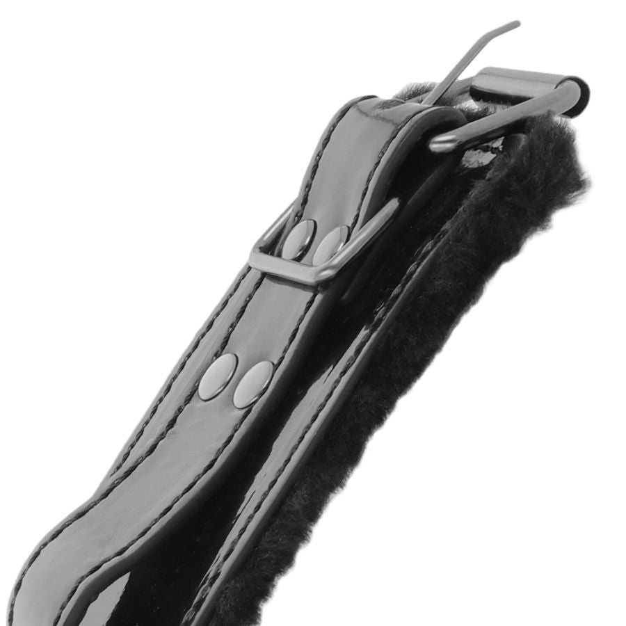 DARKNESS - VERSTELLBARE HANDSCHELLEN AUS SCHWARZEM LEDER FÜR FESSELN MIT VORHÄNGESCHLOSS